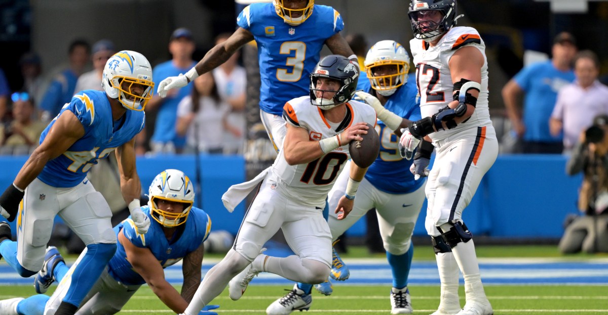 Week 17: Denver Broncos vs. Los Angeles Chargers - Full Coverage