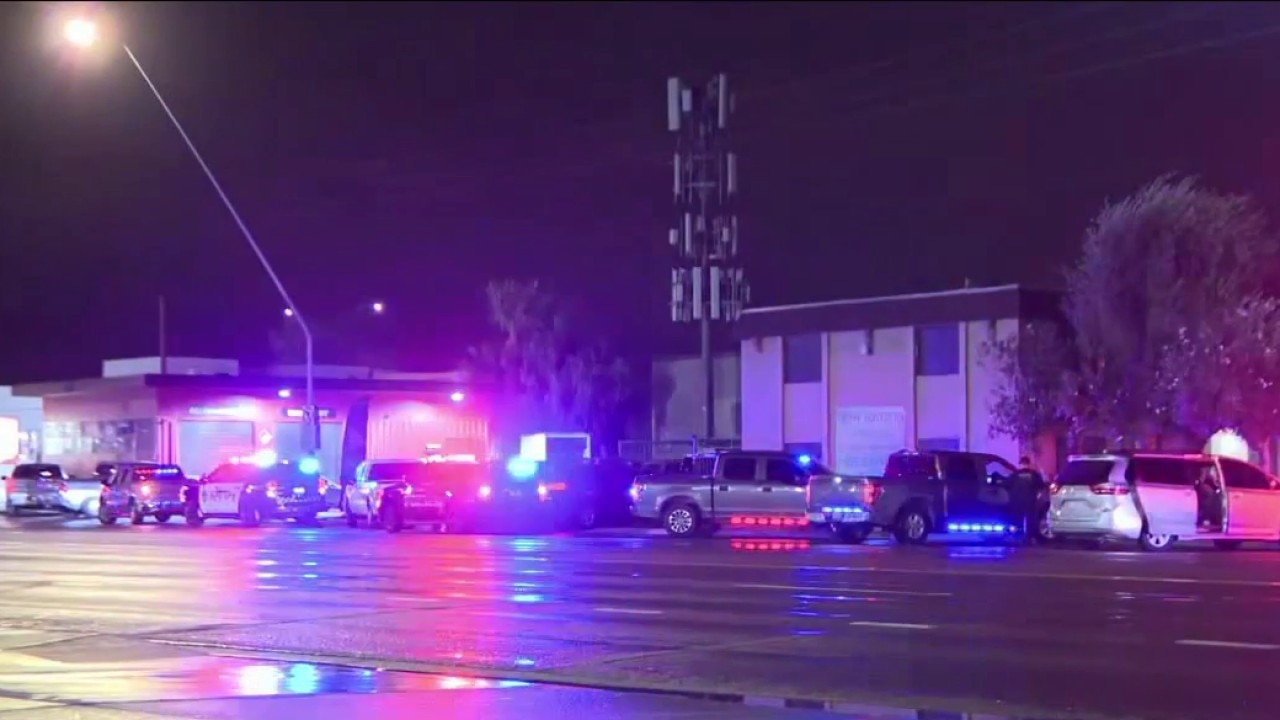 4 stabbed at Mesa apartment complex