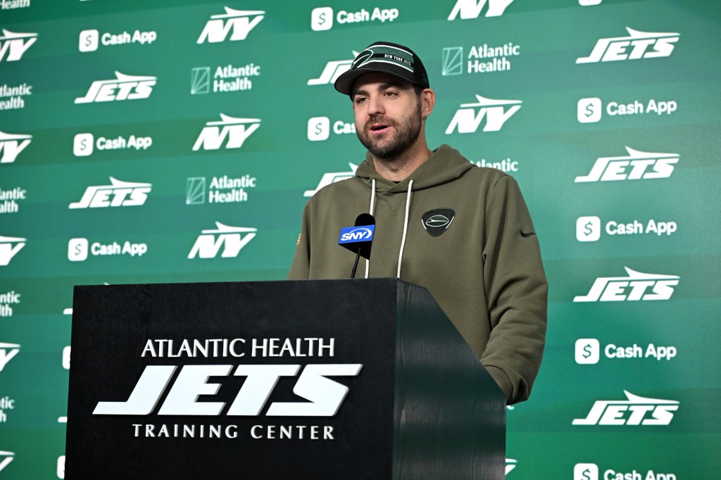 Jets offensive coordinator Tanner Engstrand during a media session on Jan. 1, 2026.