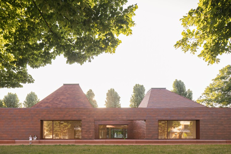 Kinder Rain Kindergarten / AACM - Atelier Architettura Chinello Morandi - Exterior Photography