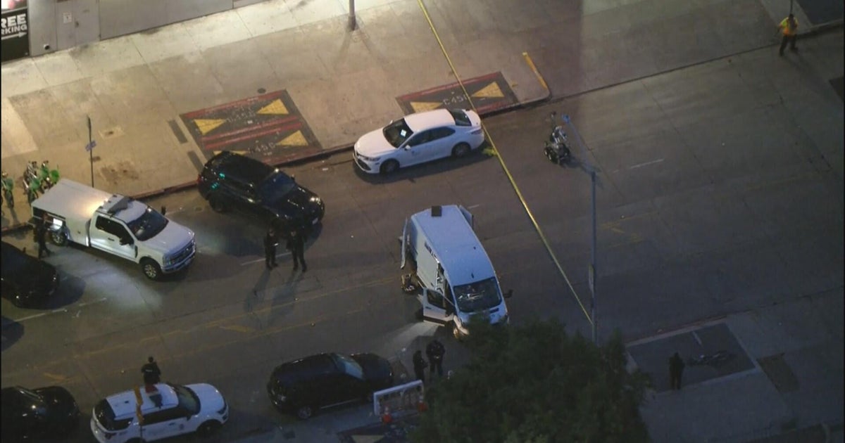 Suspicious package forces Koreatown Metro station to close
