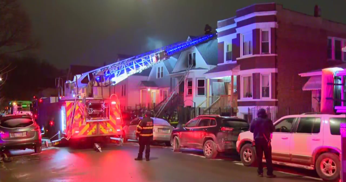 2 people hospitalized after fire in Chicago's Belmont Cragin neighborhood
