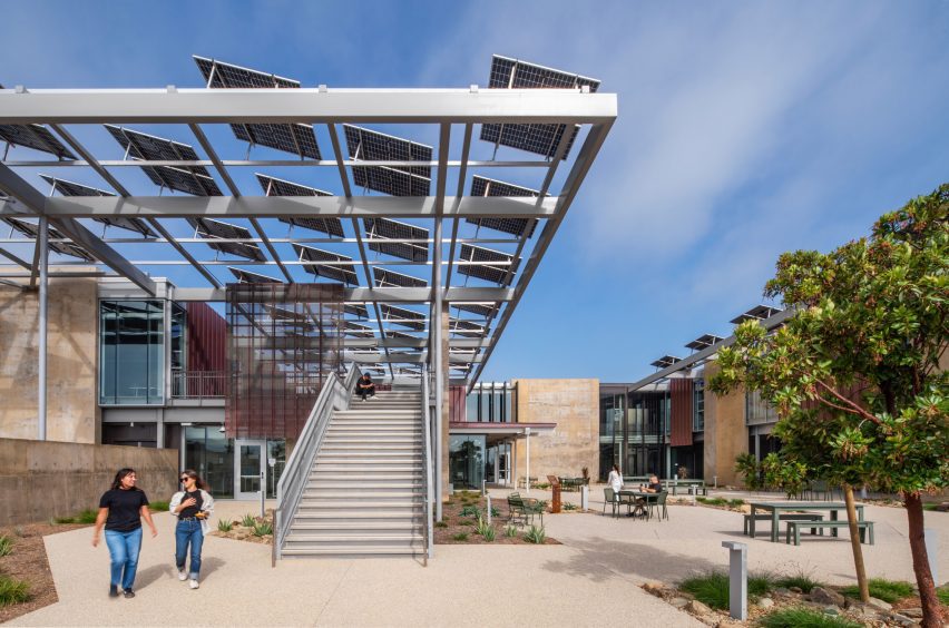 Malibu High School by Koningeizenbeg Architecture