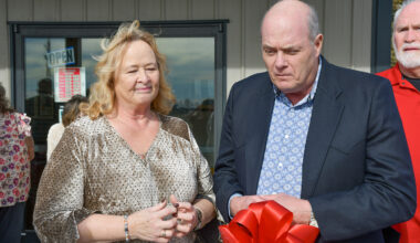 Midwest Chiropractic celebrates new home