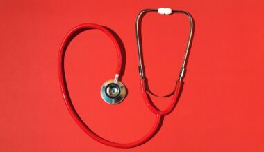 8 Things You Should Never Do at the Doctor’s Office, According to Nurses