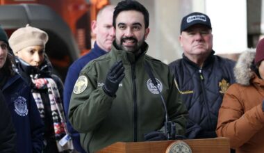 NYC mayor bans secret hotel fees, credit holds