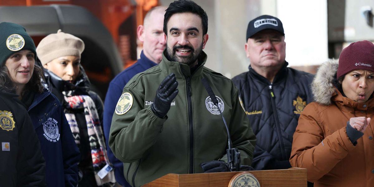 NYC mayor bans secret hotel fees, credit holds