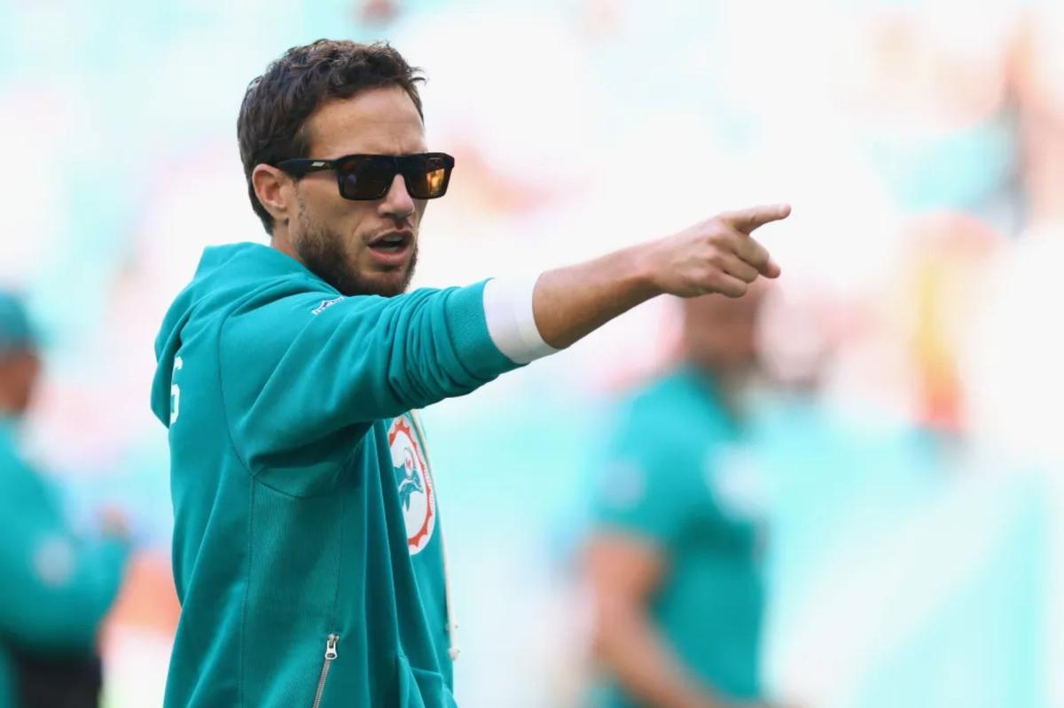 Mike McDaniel landing Chargers offensive coordinator job in stunner