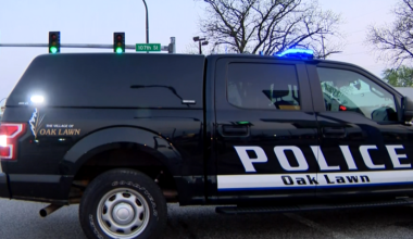 Burglars target gambling machines at restaurant in Oak Lawn, Illinois