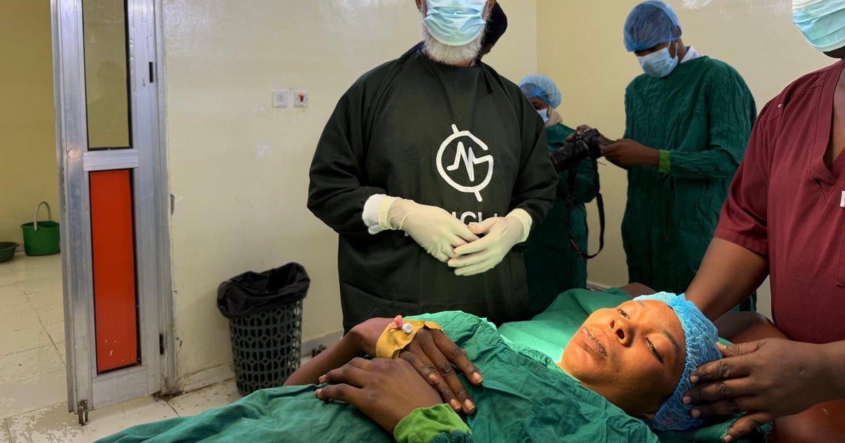 Chicago surgeon operates on children victims of drone strikes in Sudan war