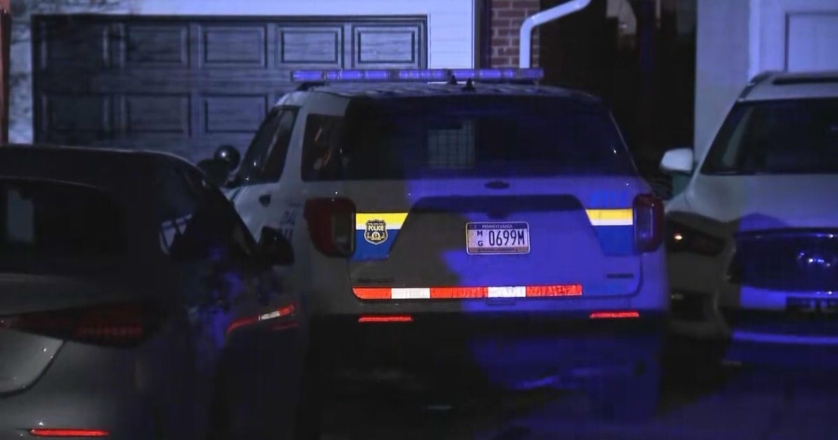 Man arrested after stealing Philadelphia police car, carjacking woman and leading chase, police say