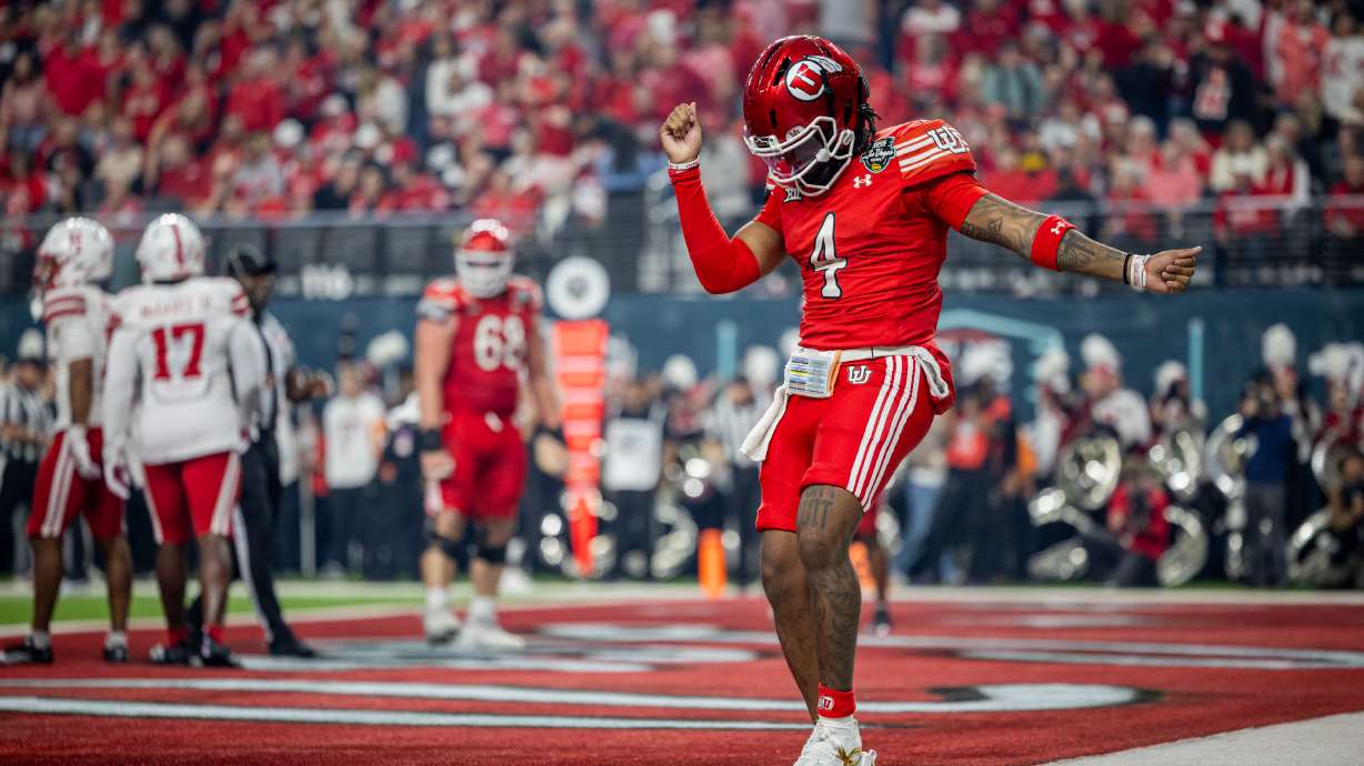 Dampier sends No. 15 Utah out with 11th win in Las Vegas Bowl blowout over Nebraska