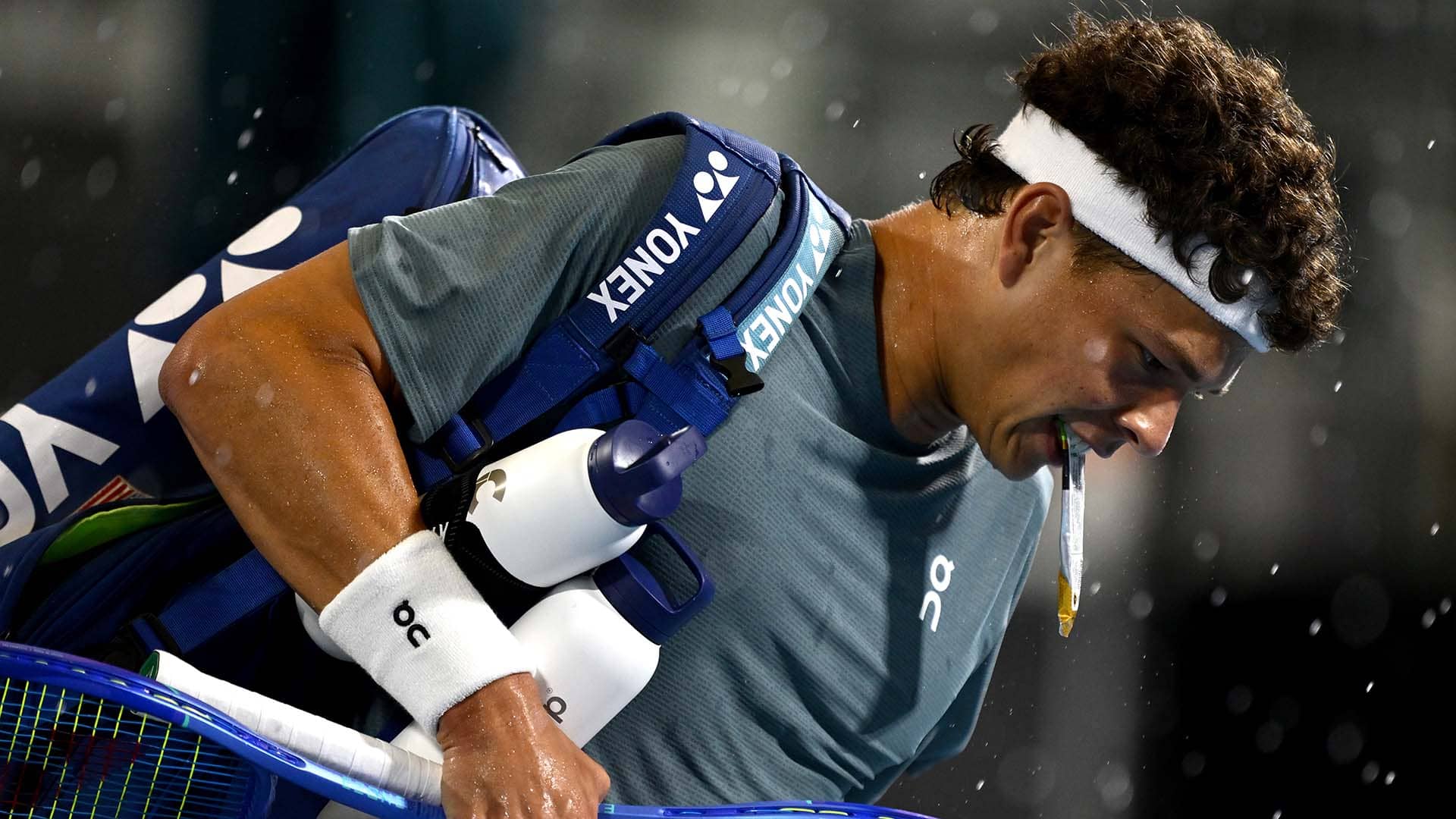 Ben Shelton and Sebastian Baez will resume their quarter-final clash on Thursday in Auckland.