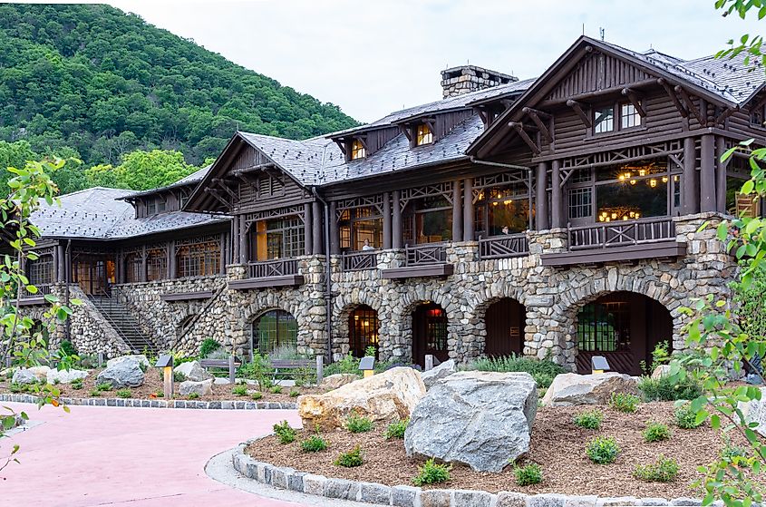  The historic Bear Mountain Inn in Stony Point, New York. 