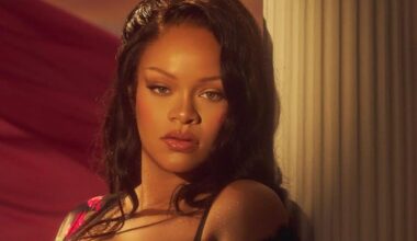Rihanna Kicks Off Valentine’s Early With Romantic Lingerie Pics