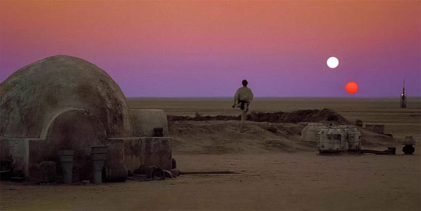Luke Skywalker in the Tatooine deserts in Star Wars: Episode IV - A New Hope