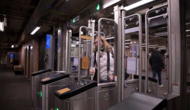 What do New Yorkers think of the latest fare gate model that the MTA is testing out on the 6 line? – amNewYork