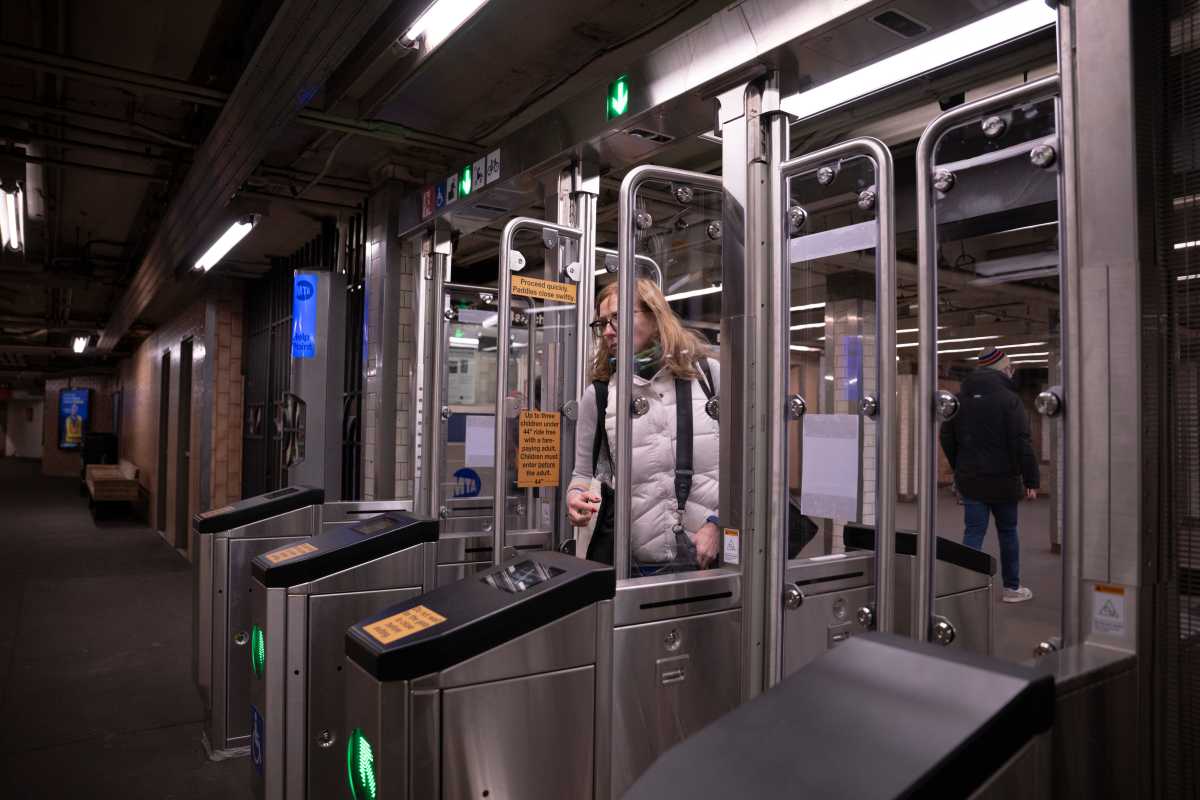 What do New Yorkers think of the latest fare gate model that the MTA is testing out on the 6 line? – amNewYork