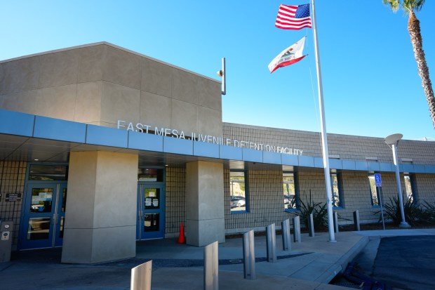 The main visitors entrance to the East Mesa Juvenile Detention Facility in San Diego. (Nelvin C. Cepeda / The San Diego Union-Tribune)