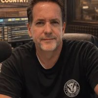 Todd Violette 98.5 The Bull KDES Palm Springs