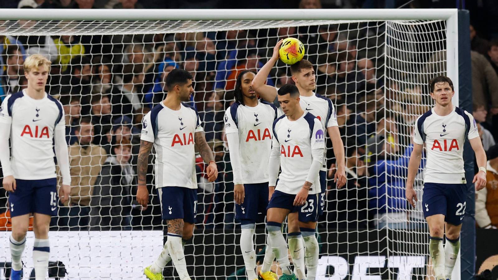 Tottenham star Van de Ven refusing to sign new deal while Frank is in charge