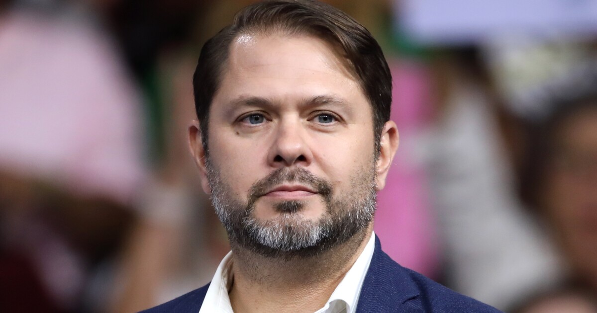 Gallego calls on Arizonans to be prepared after reports that ICE could target Phoenix