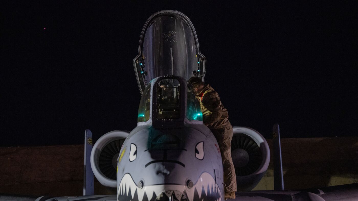 US launches new retaliatory strikes against ISIS in Syria after deadly ambush : NPR