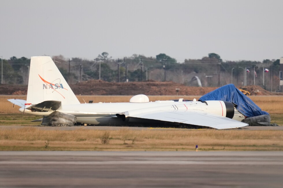 NASA research plane makes fiery touchdown in Texas without landing gear