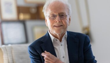 Beverly Hills psychiatrist Dr. Arnold Gilberg shares secrets in new book