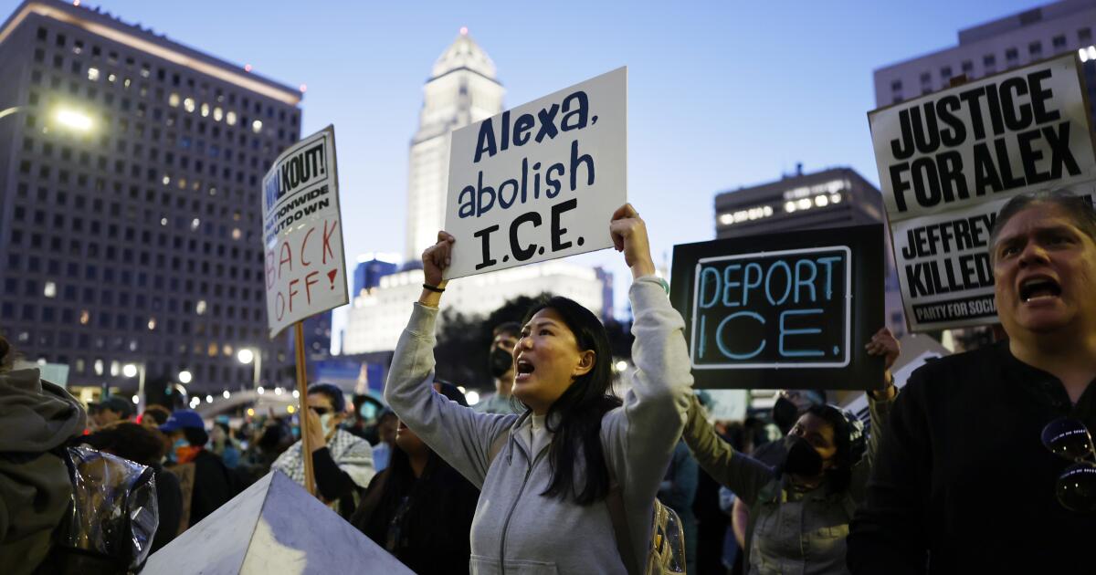 Peaceful protest over Minneapolis shooting begins in downtown Los Angeles; Bass assails ICE