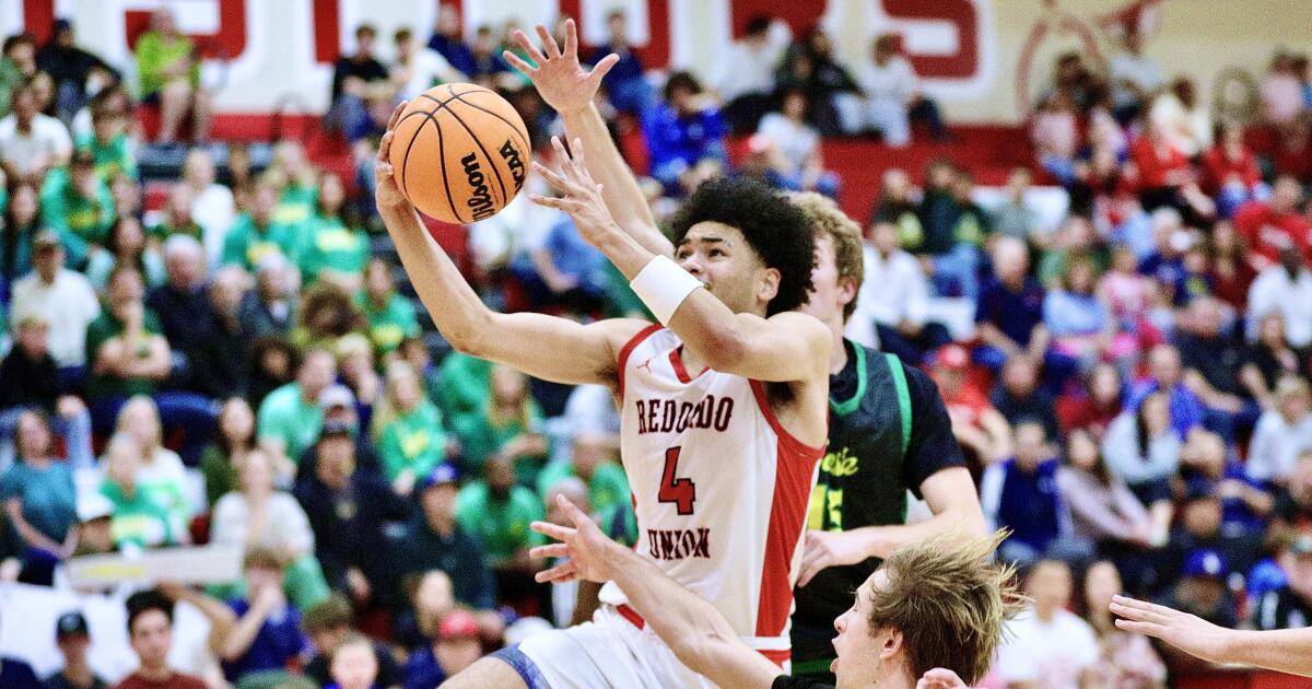 Devin Wright leads Redondo Union to win over rival Mira Costa