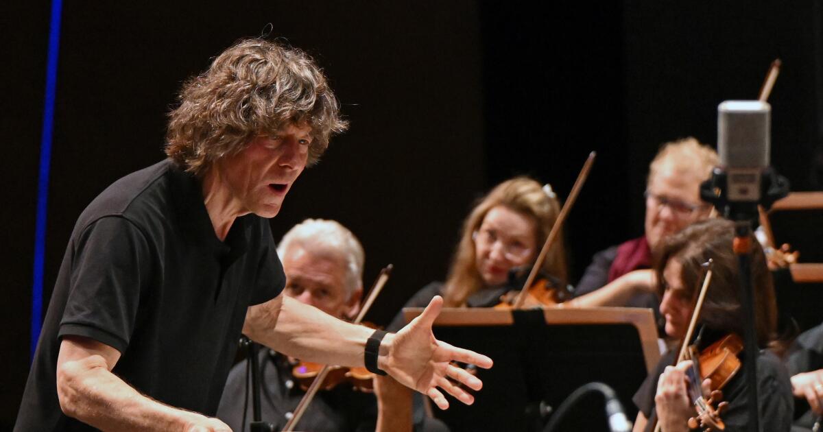 Scott Dunn Orchestra proves that 'background' music deserves L.A.’s full attention