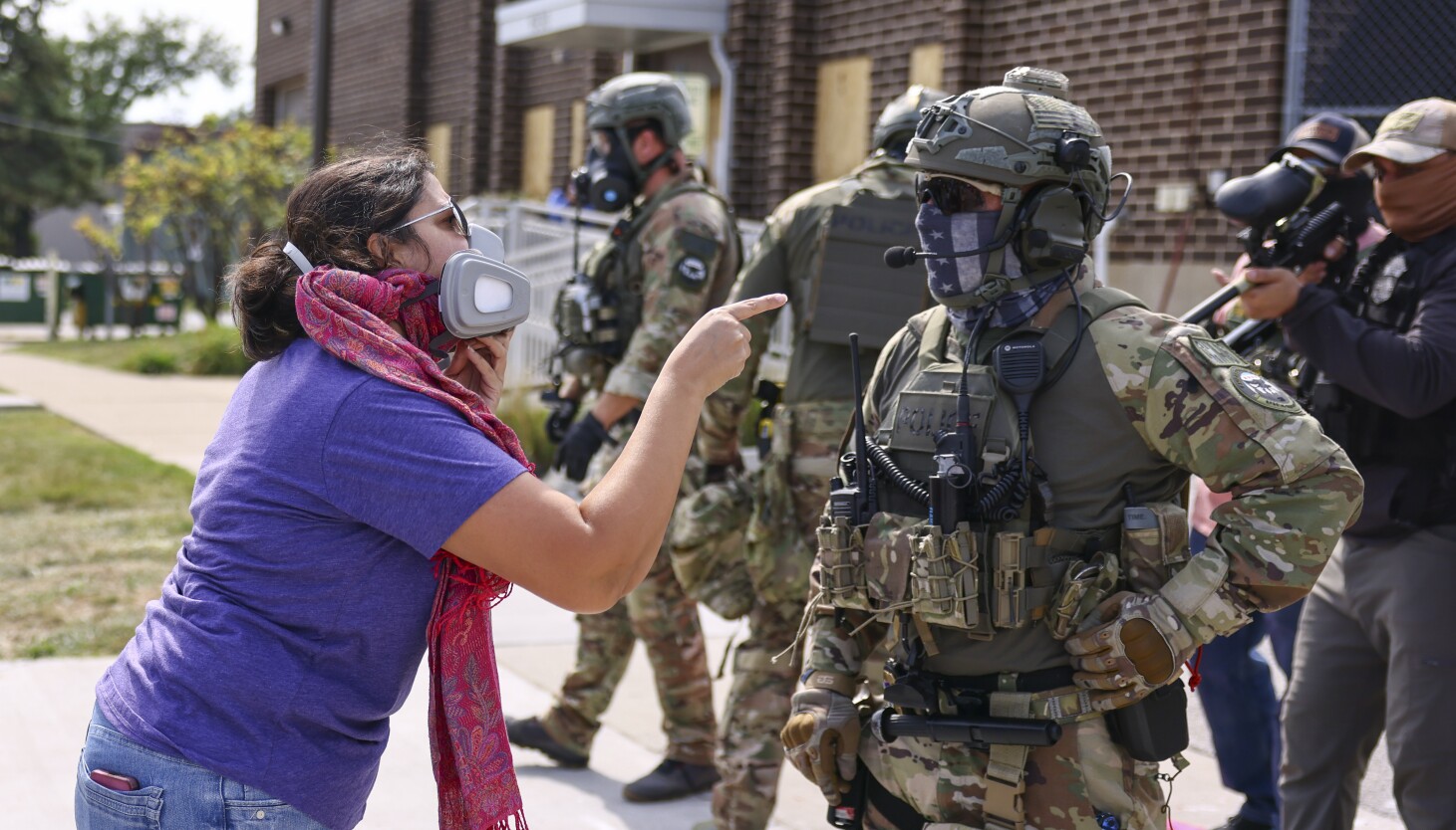 Judge cites Minneapolis ICE shooting as she pauses dismissal of Chicago-area use-of-force lawsuit