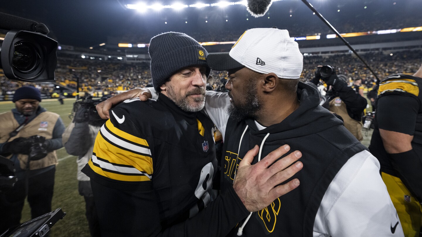 Report: Aaron Rodgers sobbed, apologized during Mike Tomlin's final team meeting