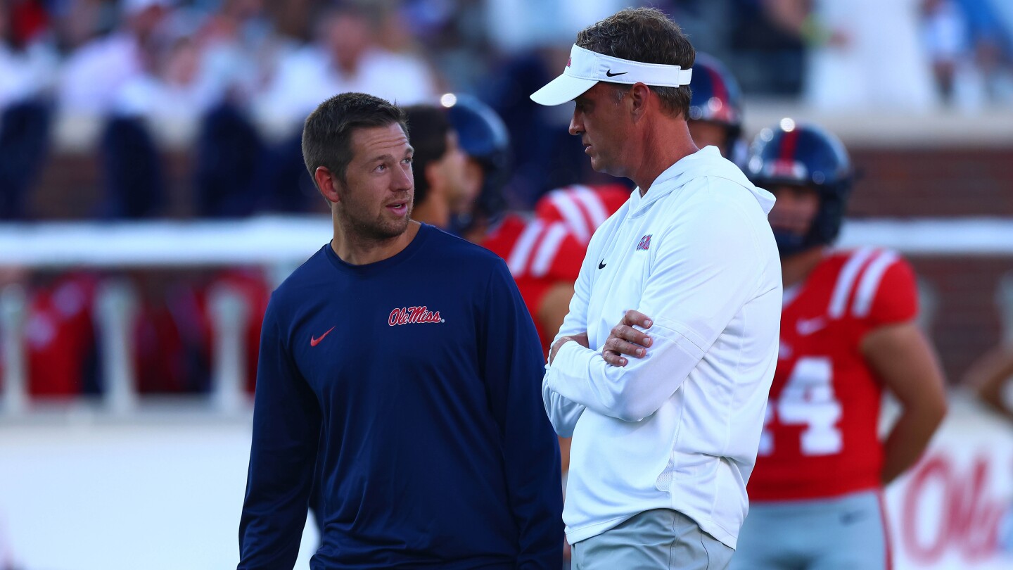 Lane Kiffin reportedly will let Charlie Weis Jr. run the Ole Miss offense in CFP semifinal