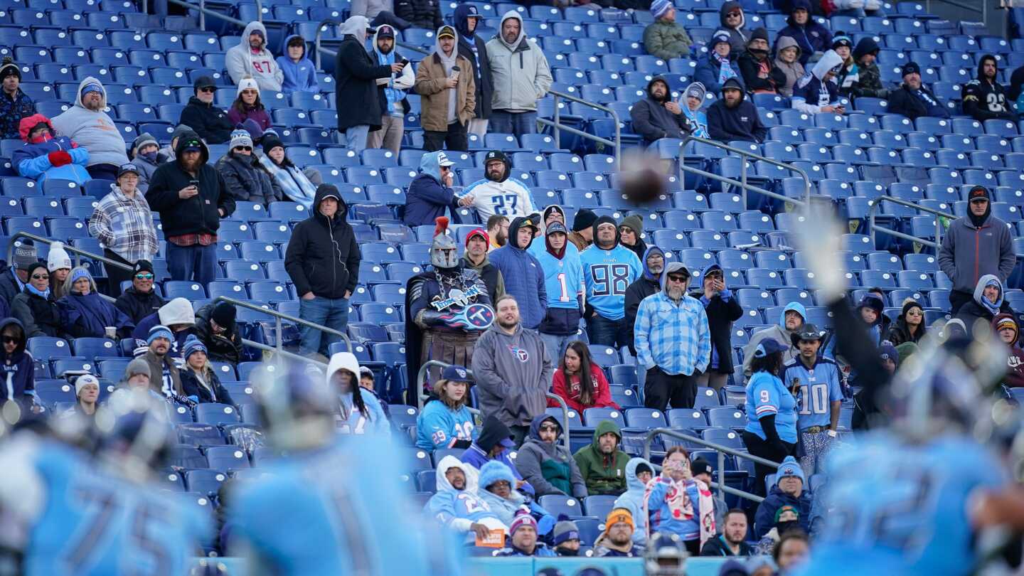Report: NFL attendance drops by 0.8 percent