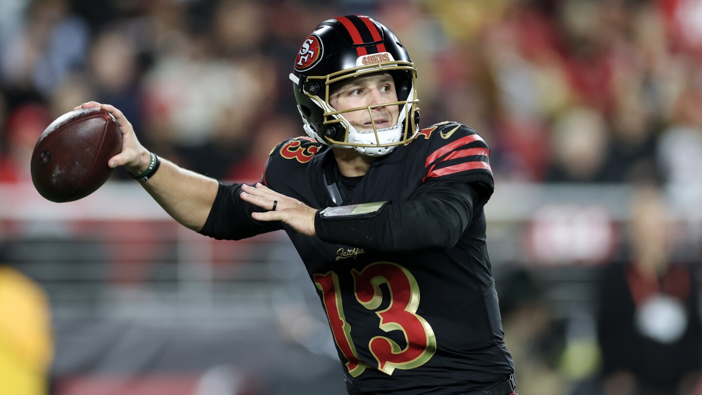 Brock Purdy shaken up on 49ers' last offensive play in loss to Seahawks