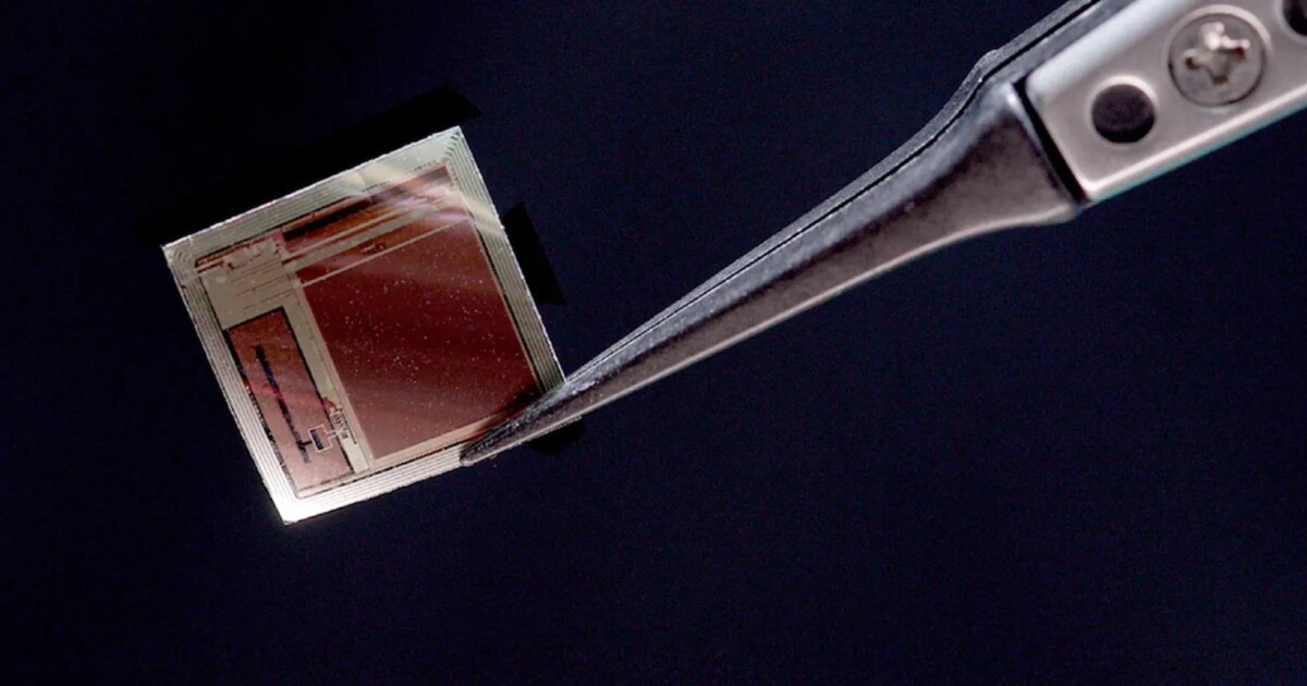 Silicon 'postage stamp' implant instantly emails your thoughts to AI