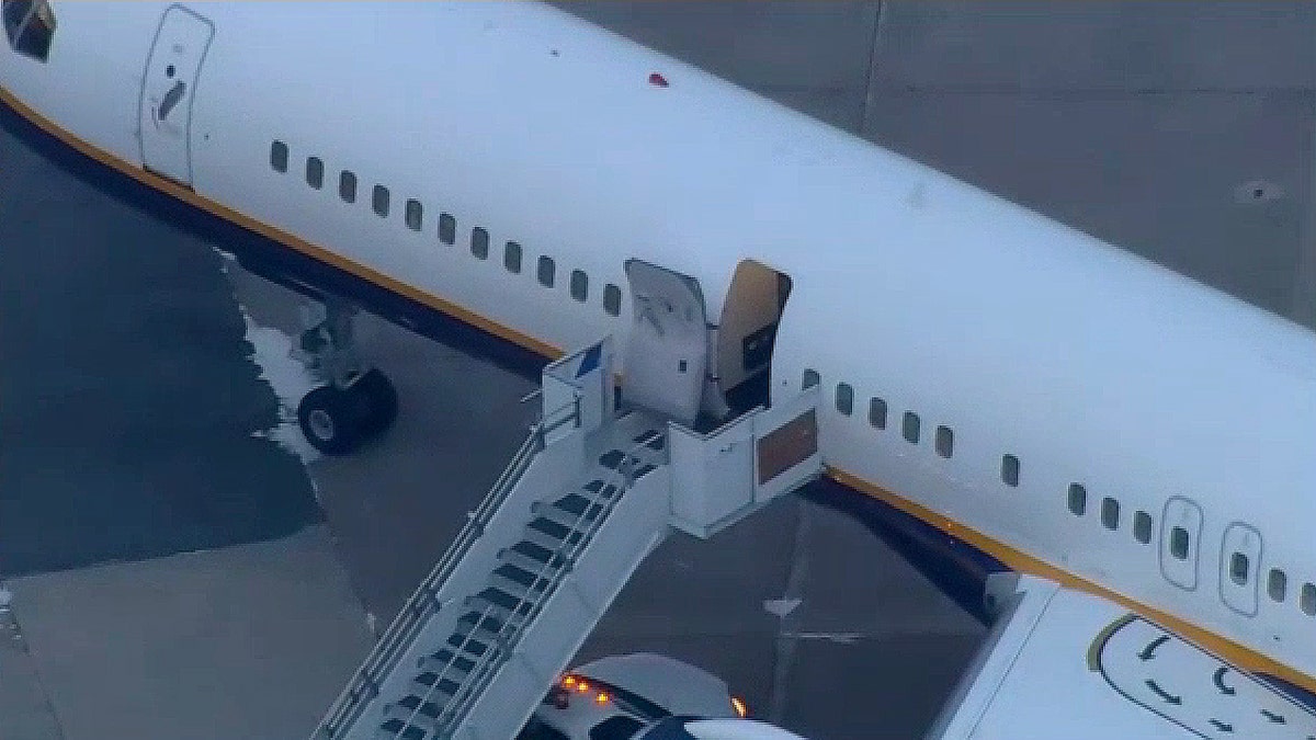 A plane believed to be carrying Nicolas Maduro and his wife landed in New York