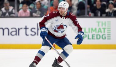 NHL Status Report: Toews out of Avalanche lineup with upper-body injury