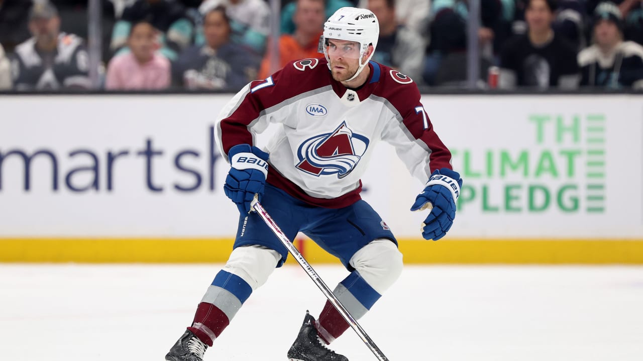 NHL Status Report: Toews out of Avalanche lineup with upper-body injury