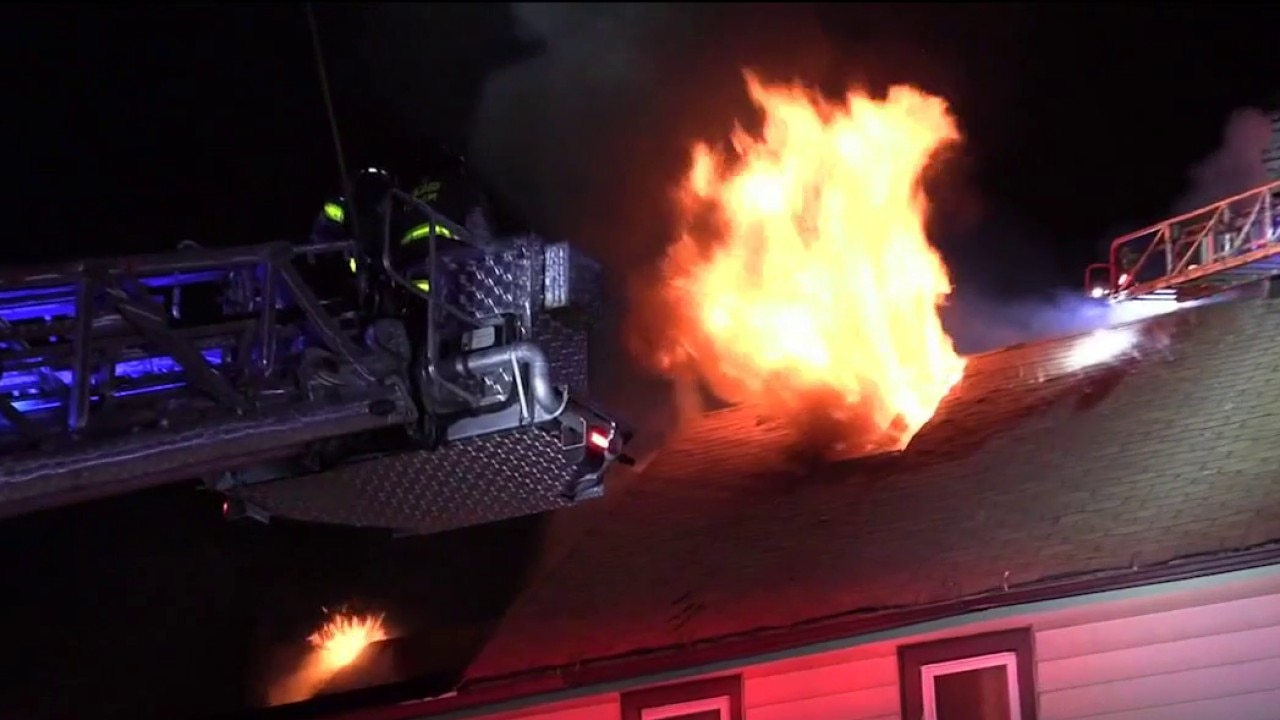 Fire on Chicago's Far South Side leaves person seriously wounded