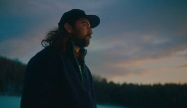 Noah Kahan in his Netflix documentary