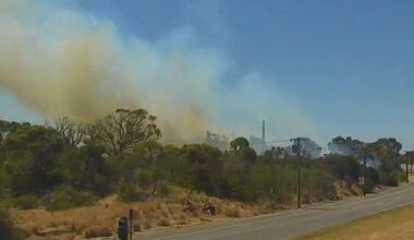 Kwinana Beach bushfire: Blaze results in closure of Rockingham Road northbound