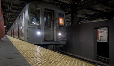 Riders, MTA report widespread NYC subway delays during Tuesday rush hour