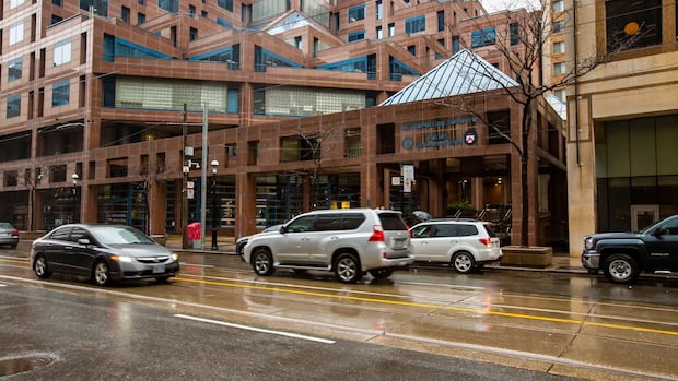 9 Toronto police officers facing charges related to tow-truck violence: sources