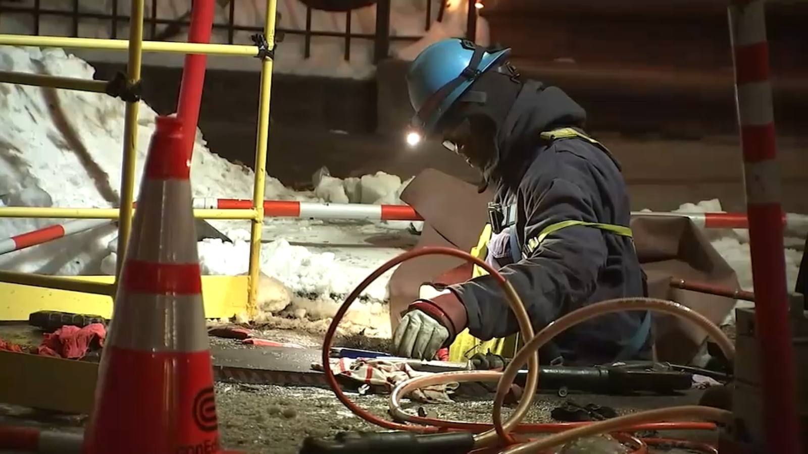 Power outage for over two thousand in Park Slope and Boerum Hill, Brooklyn due to melting snow, salt