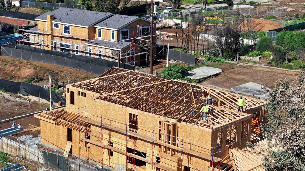 L.A. City Council OKs permit fee waivers for Palisades fire rebuilding – Daily News