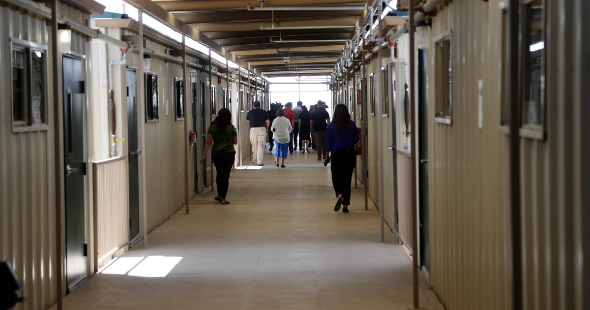 ICE halts "all movement" at Texas detention facility due to measles infections