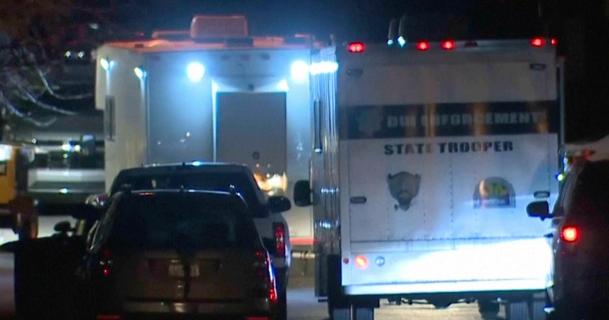 2 killed in police helicopter crash at active shooting scene in Arizona